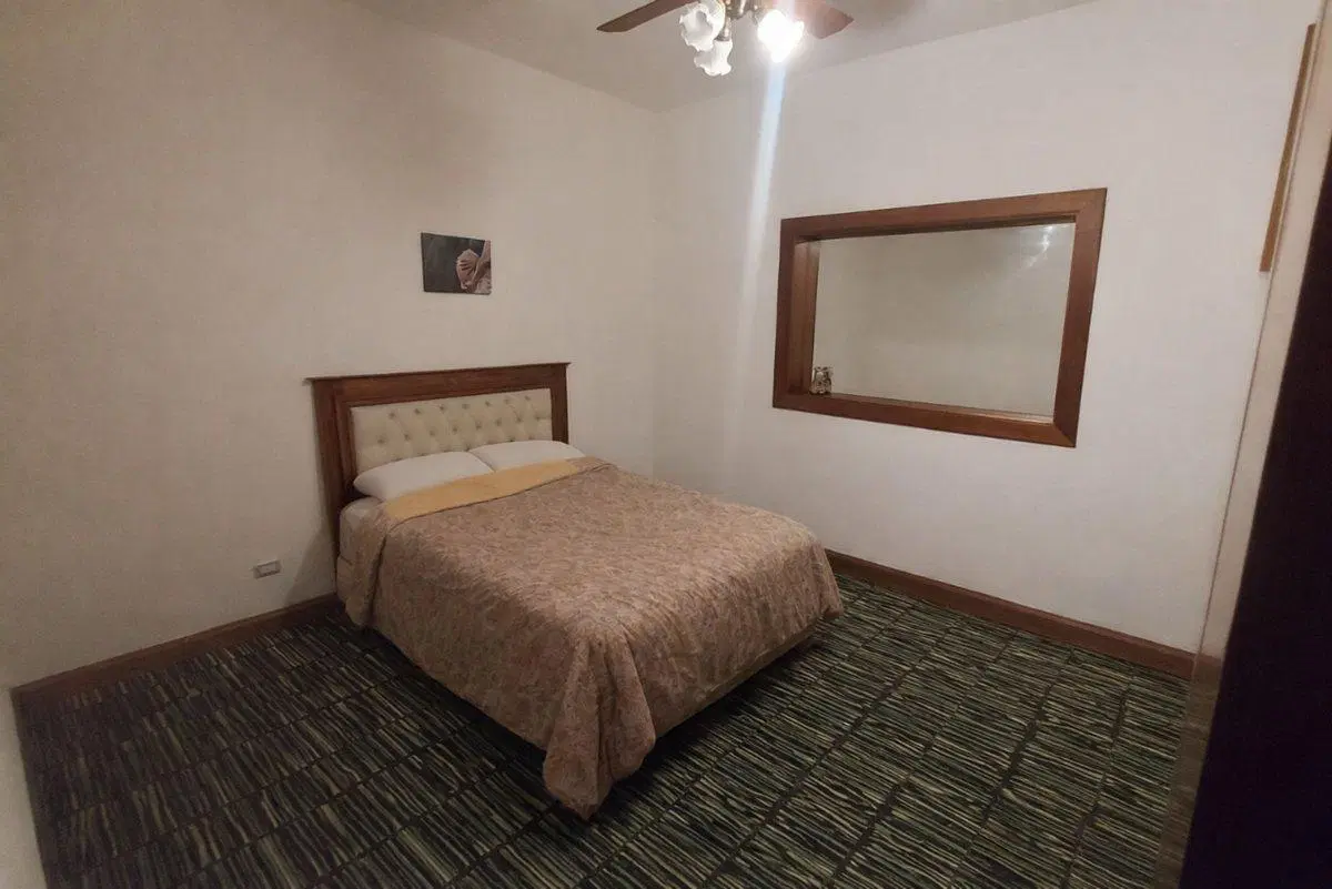 CASA EN VENTA EN ARRECIFES CON PATIO Y PILETA 3