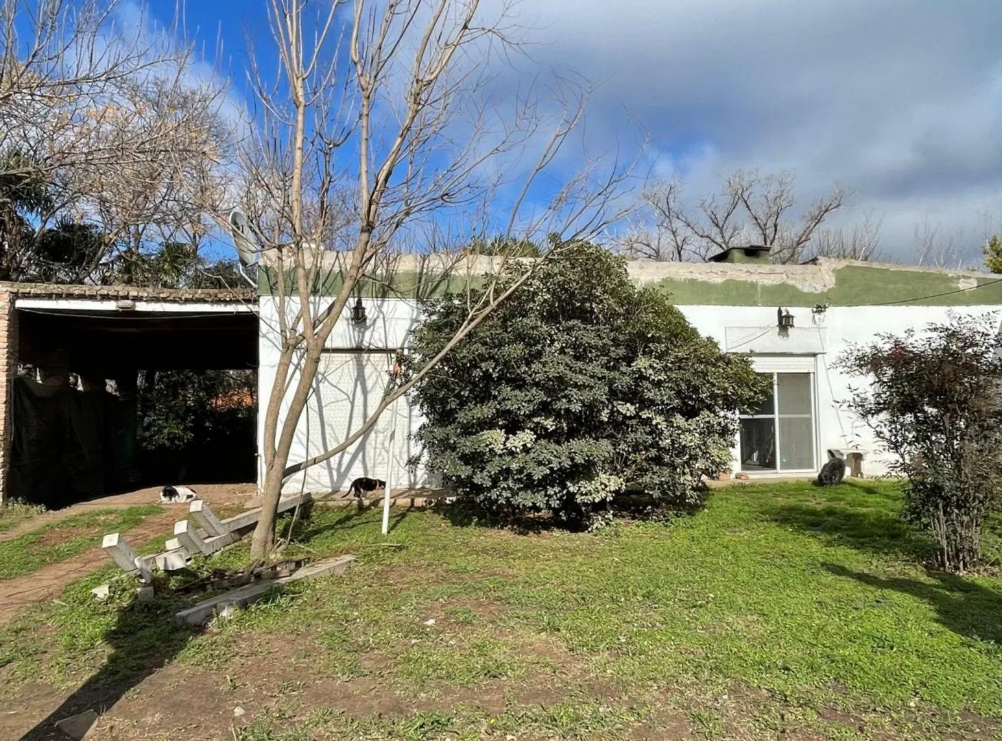 CASA CON LOCAL EN VENTA EN COMODORO PY, BRAGADO 4