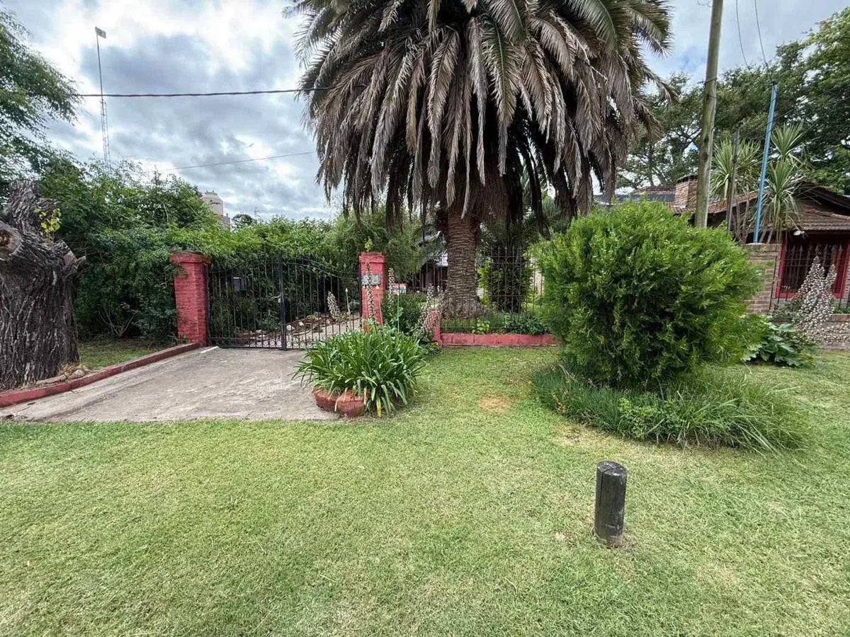 CASA EN VENTA EN PERGAMINO CON PATIO 8
