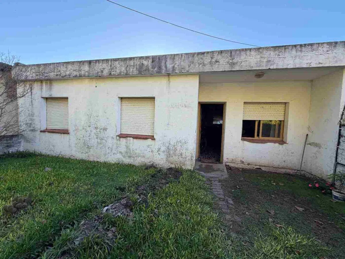 CASA EN VENTA EN URQUIZA 3