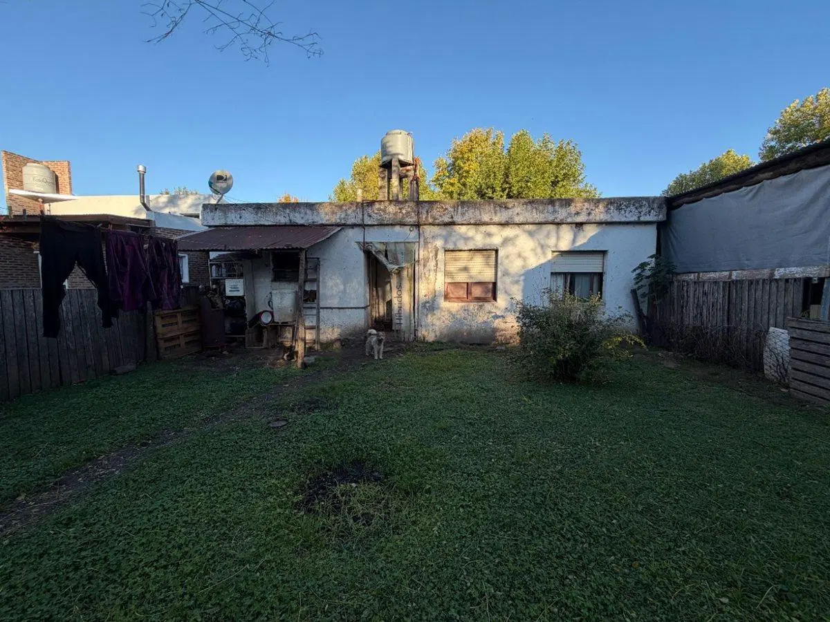 CASA EN VENTA EN URQUIZA 5