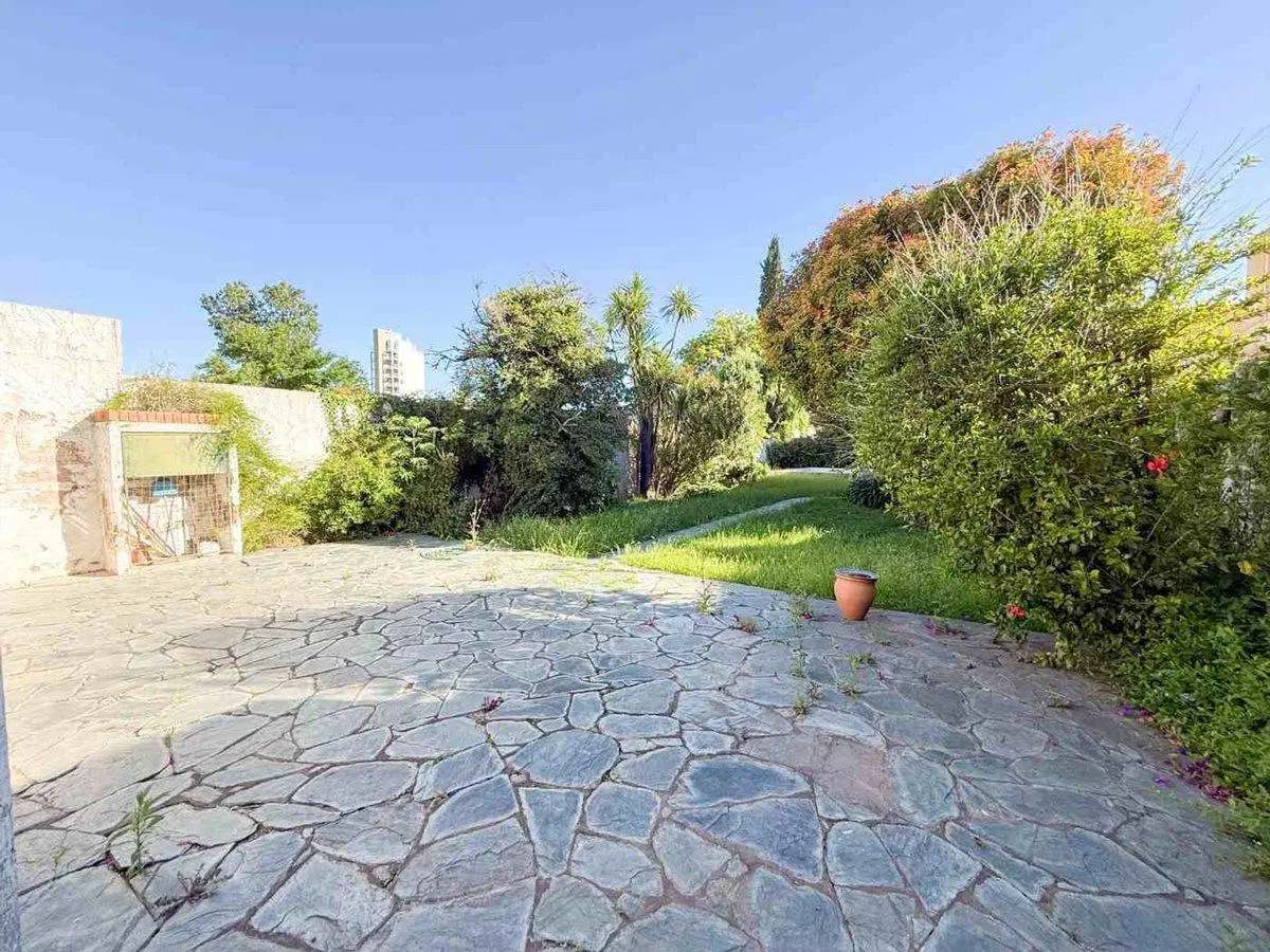 CASA EN VENTA EN EL CENTRO DE PERGAMINO CON PILETA 2