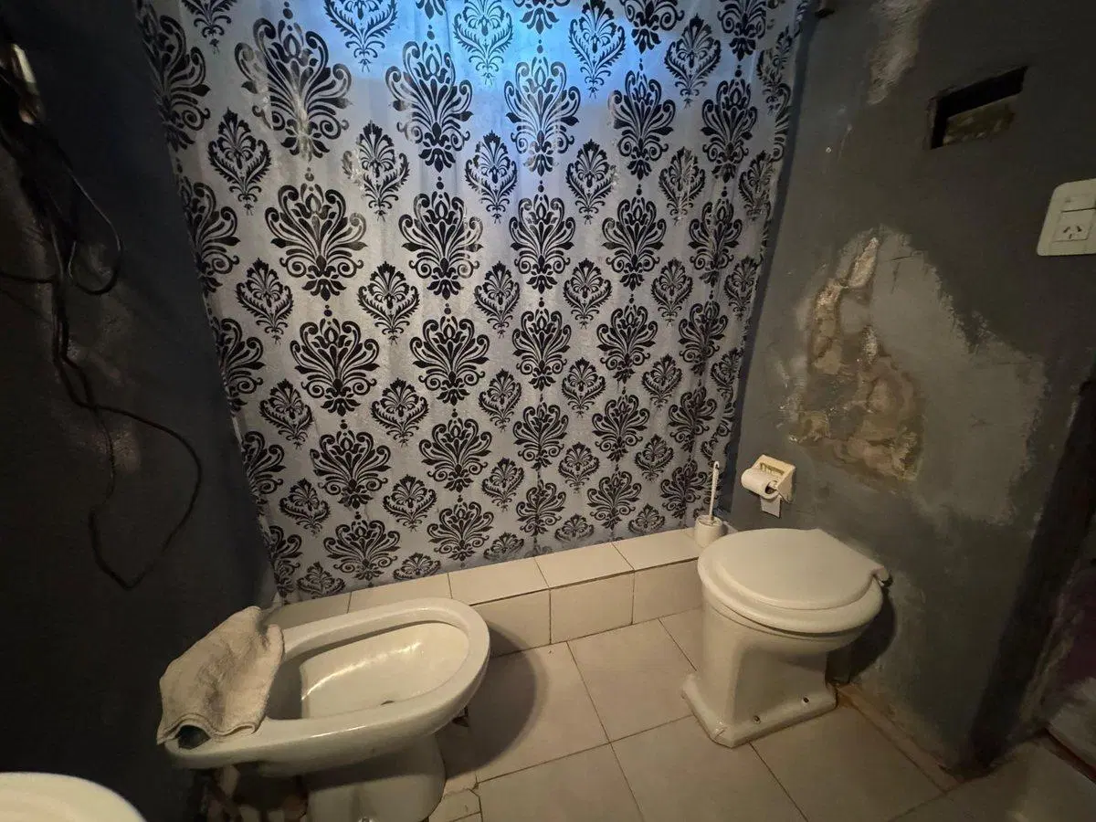 CASA EN VENTA EN PERGAMINO A RECICLAR 3