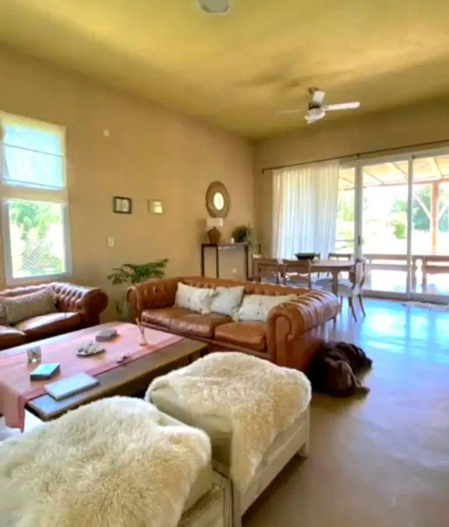CASA EN VENTA EN PEHUAJÓ CON PILETA 2