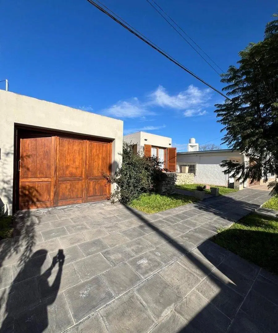 CASA EN VENTA EN INES INDART CON PILETA 5