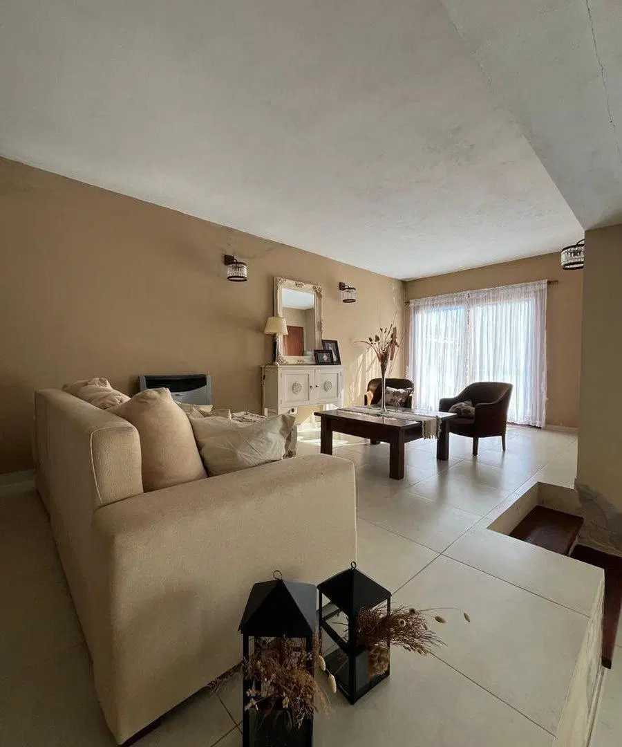 CASA EN VENTA EN INES INDART CON PILETA 4