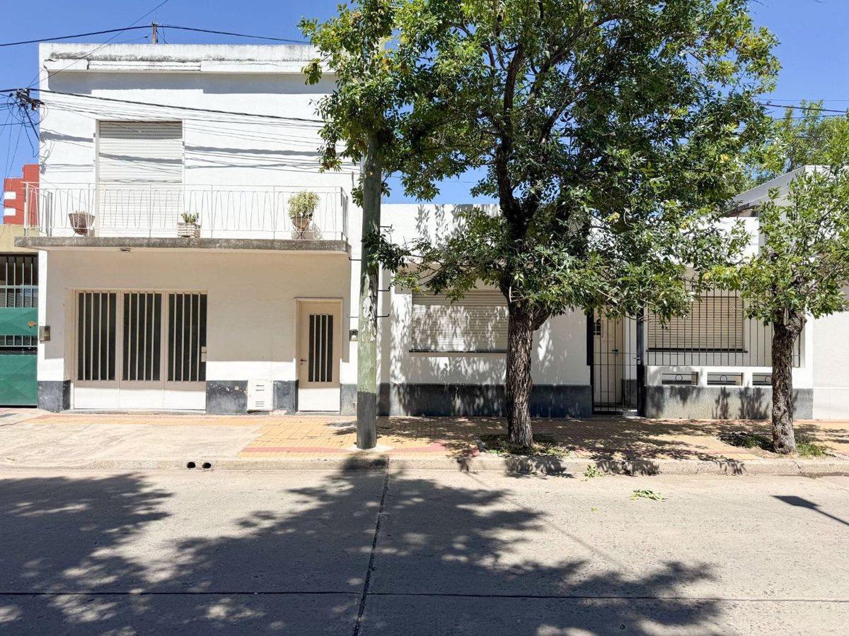 CASA EN VENTA EN PERGAMINO