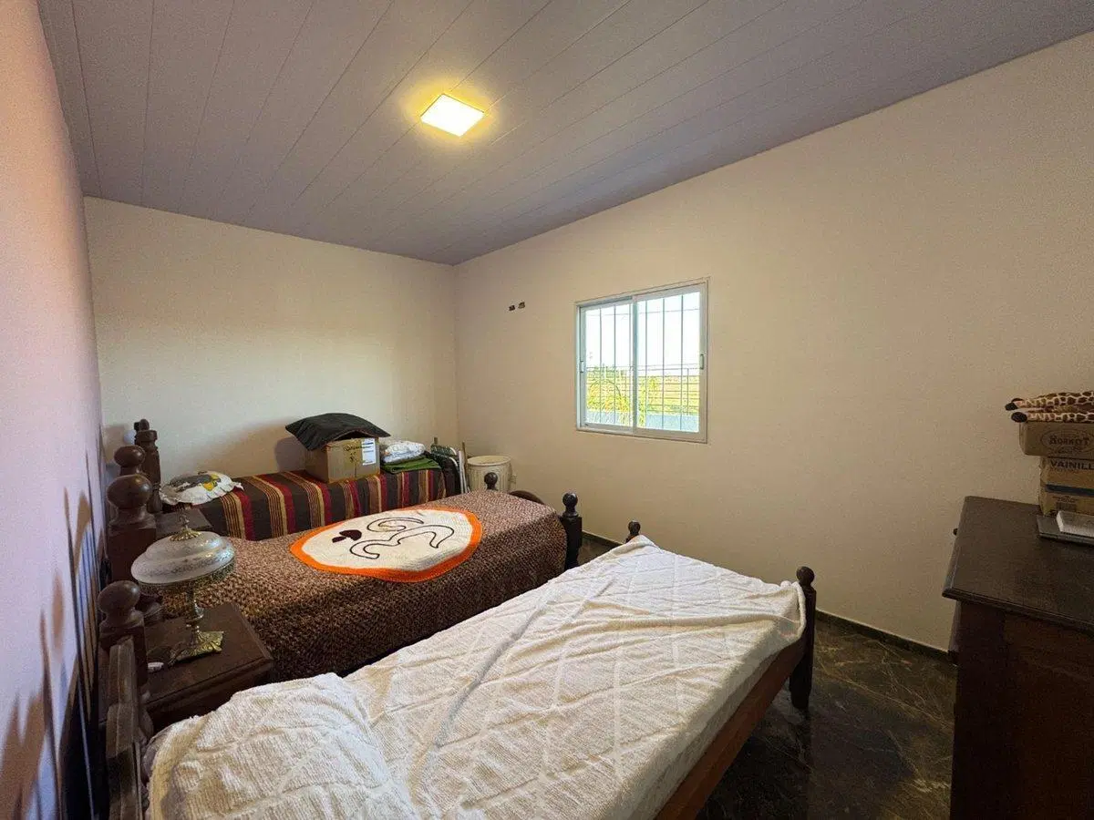 CASA EN VENTA EN PERGAMINO CON PILETA 2