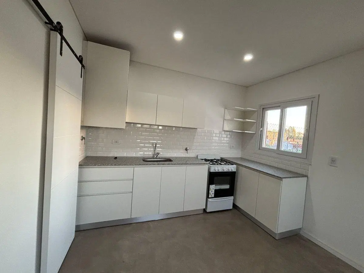 CASA EN VENTA EN BRAGADO A ESTRENAR 2