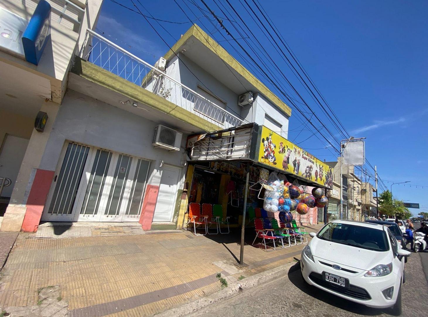 CASA MAS LOCAL EN VENTA EN PERGAMINO