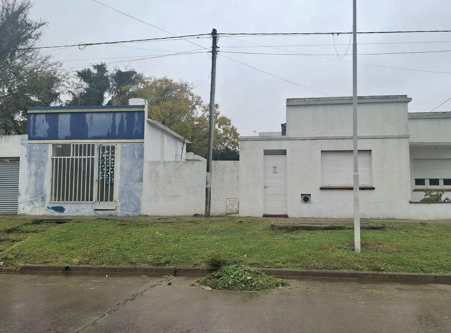 CASA EN VENTA EN PEHUAJO CON LOCAL COMERCIAL 3