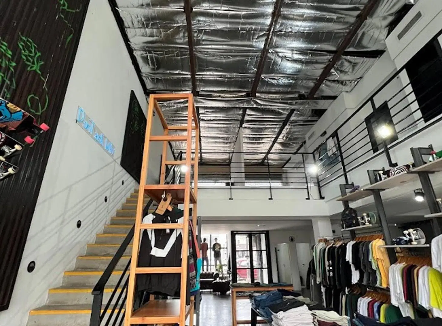 LOCAL EN VENTA EN PERGAMINO SOBRE AVENIDA 2