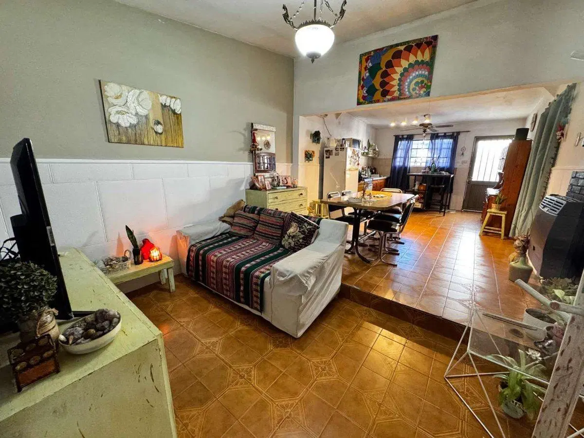 CASA EN VENTA EN PERGAMINO CON PATIO 4