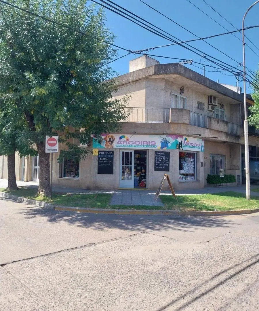 CASA EN VENTA EN PERGAMINO CON PILETA 5