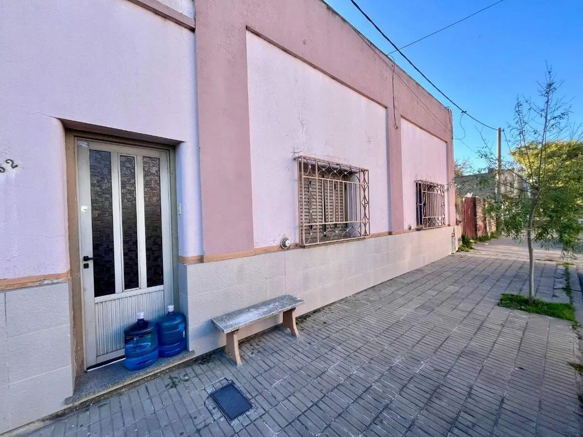 CASA EN VENTA EN ROJAS CON PATIO 5