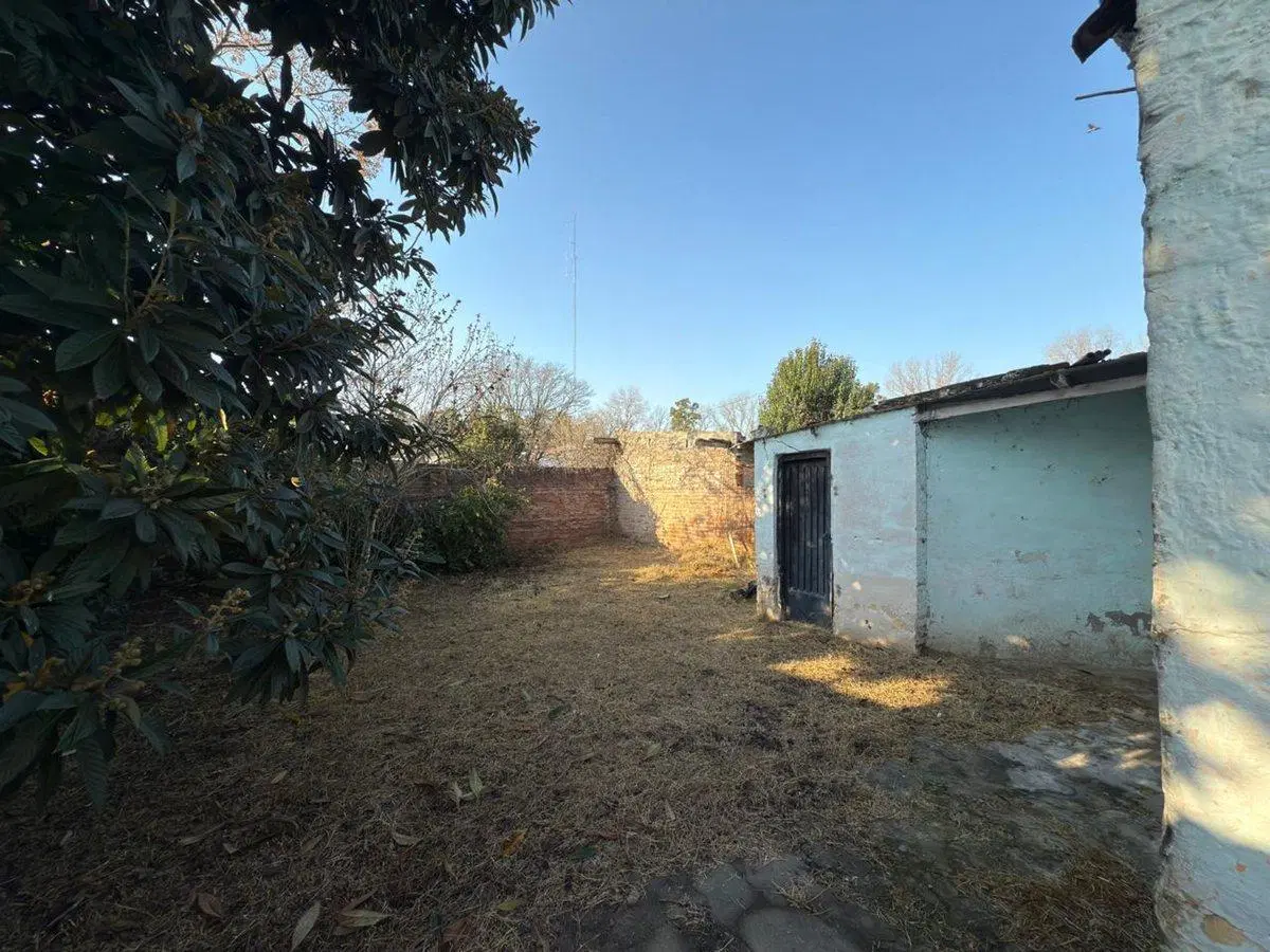 CASA EN VENTA EN PERGAMINO A REFACCIONAR CON PATIO 2