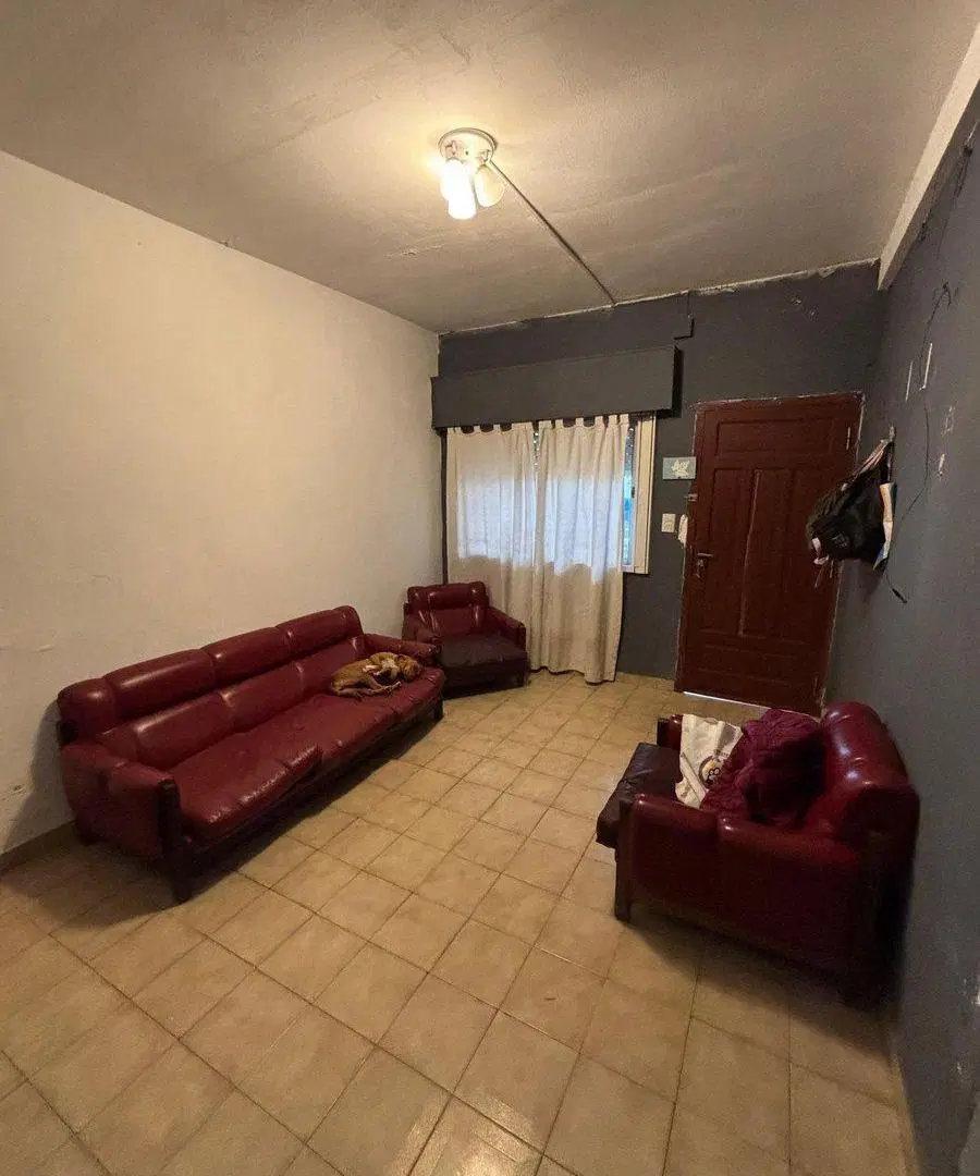 CASA EN VENTA EN PERGAMINO A REFACCIONAR 2