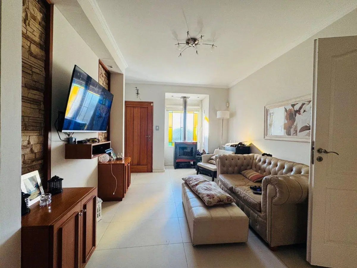 CASA EN VENTA EN PERGAMINO CON PILETA 4