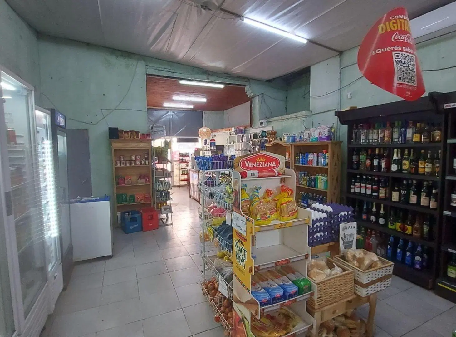 CASA EN VENTA EN SALTO CON LOCAL 2