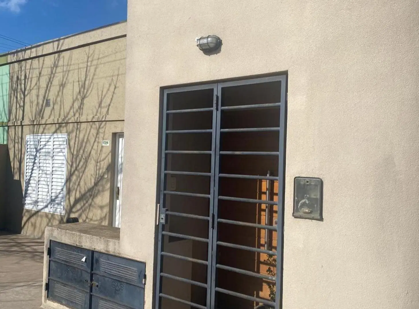 CASA EN VENTA EN PEHUAJO CON 2 DEPARTAMENTOS 4