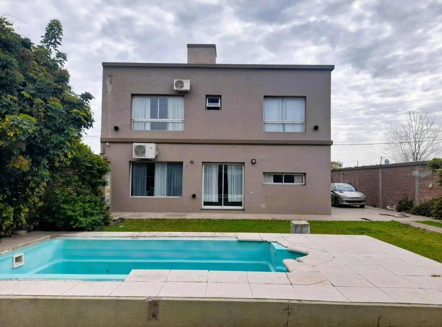 SE VENDE CASA EN PERGAMINO CON PILETA 4