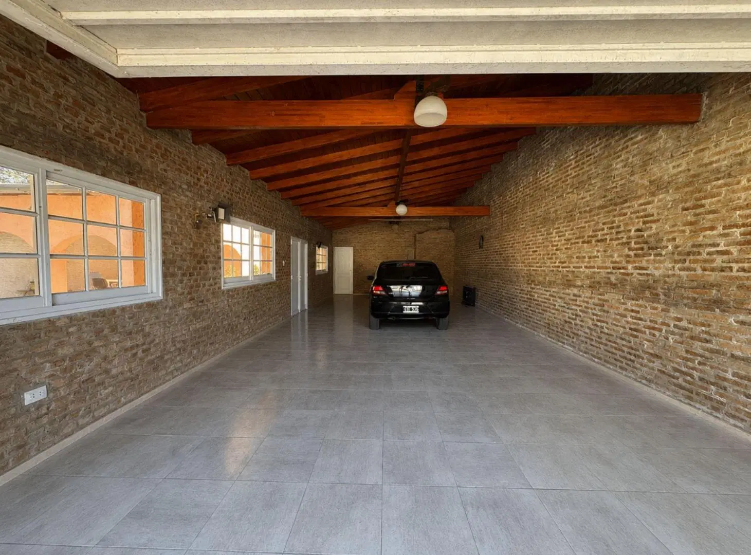 CASA EN VENTA EN PERGAMINO CON PILETA 4