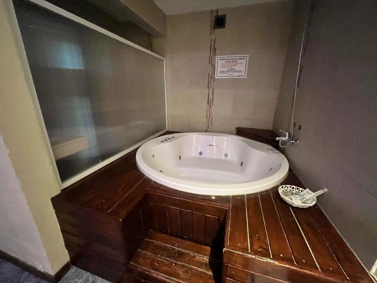 HOTEL EN VENTA EN CHACABUCO 5