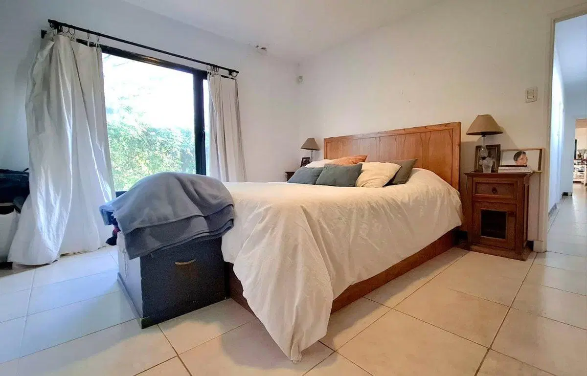 CASA EN VENTA EN PEHUAJÓ CON PILETA 4