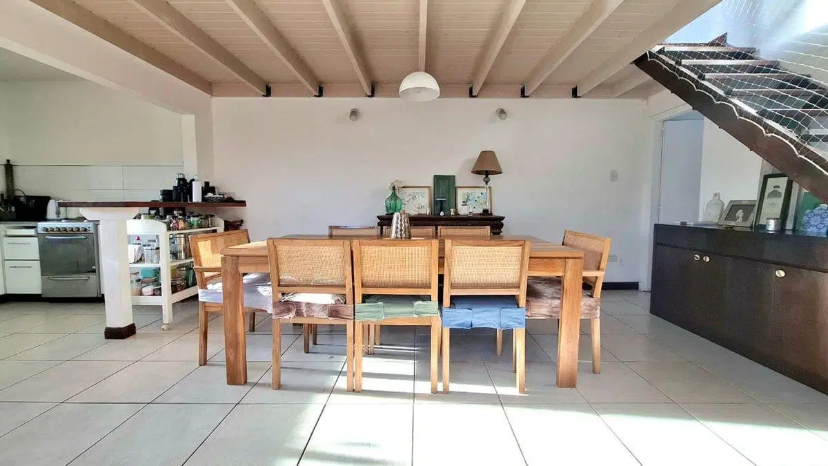 CASA EN VENTA EN PEHUAJÓ CON PILETA 5