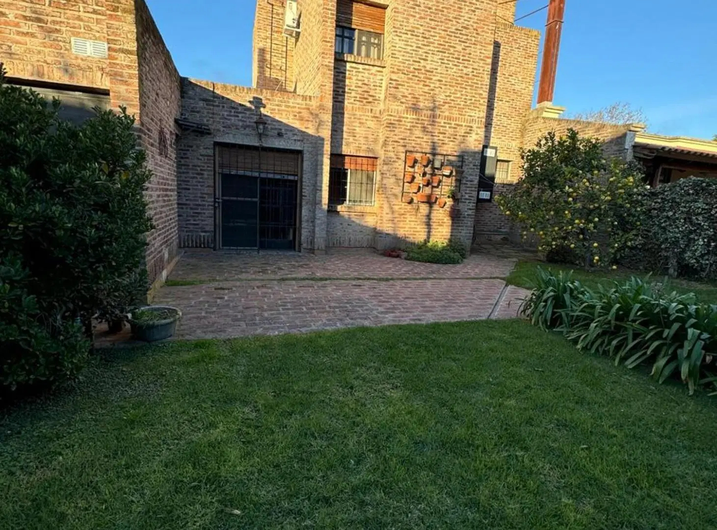 CASA EN VENTA EN PERGAMINO CON PILETA 5