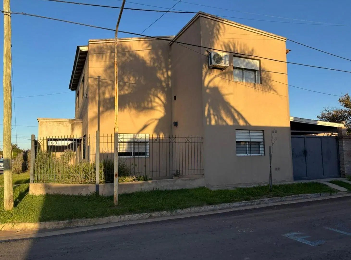 CASA EN VENTA EN PERGAMINO CON PATIO 3