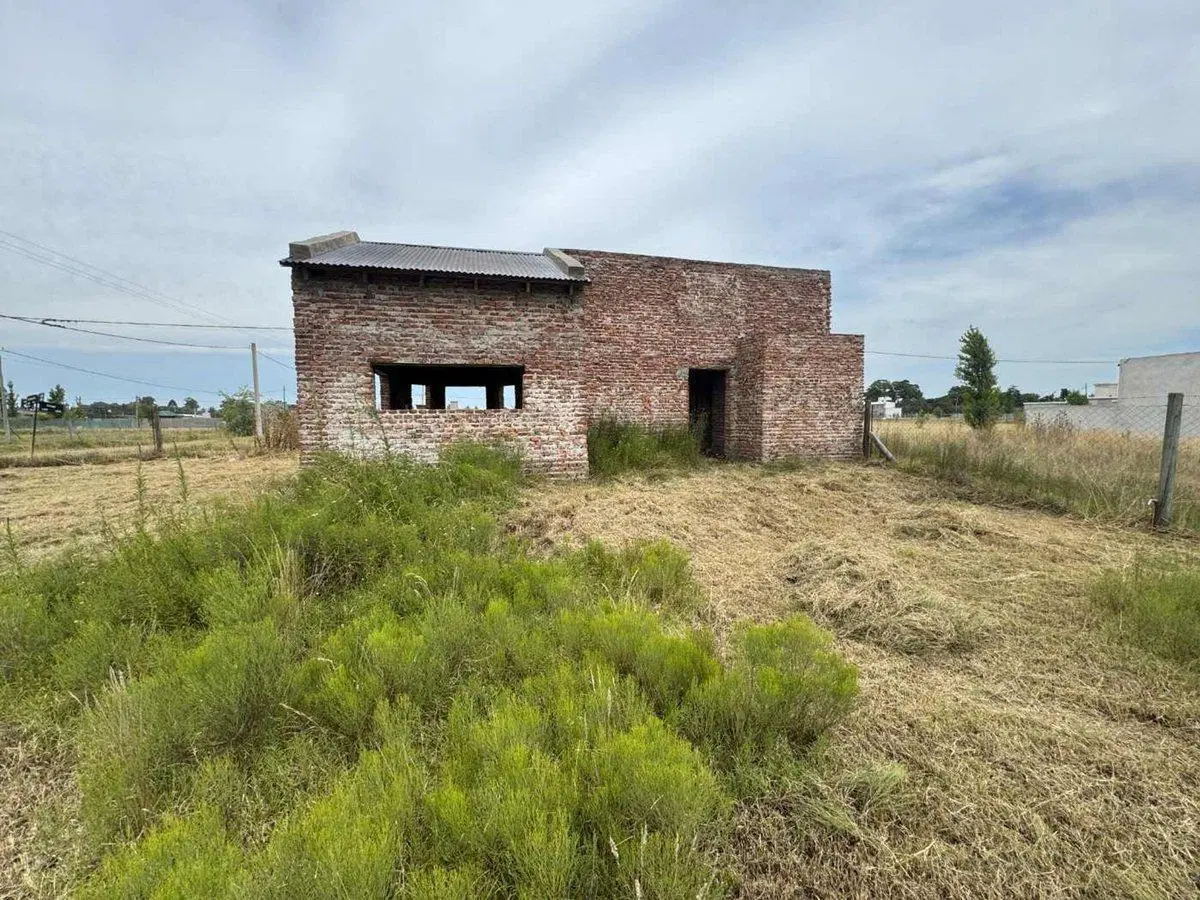 TERRENO EN VENTA EN PERGAMINO CON CONSTRUCCIÓN 3