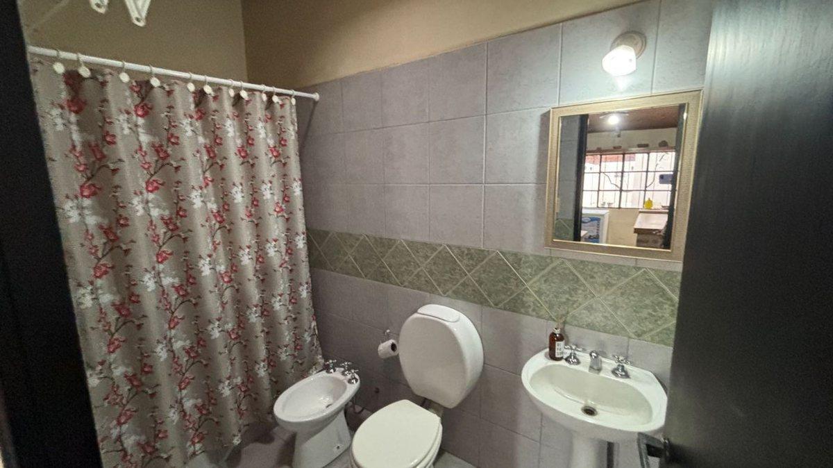 Foto de DEPARTAMENTO EN VENTA EN BRAGADO CON PILETA, imagen 4