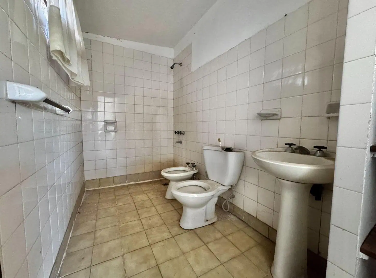 CASA EN VENTA EN PERGAMINO CON PILETA 5