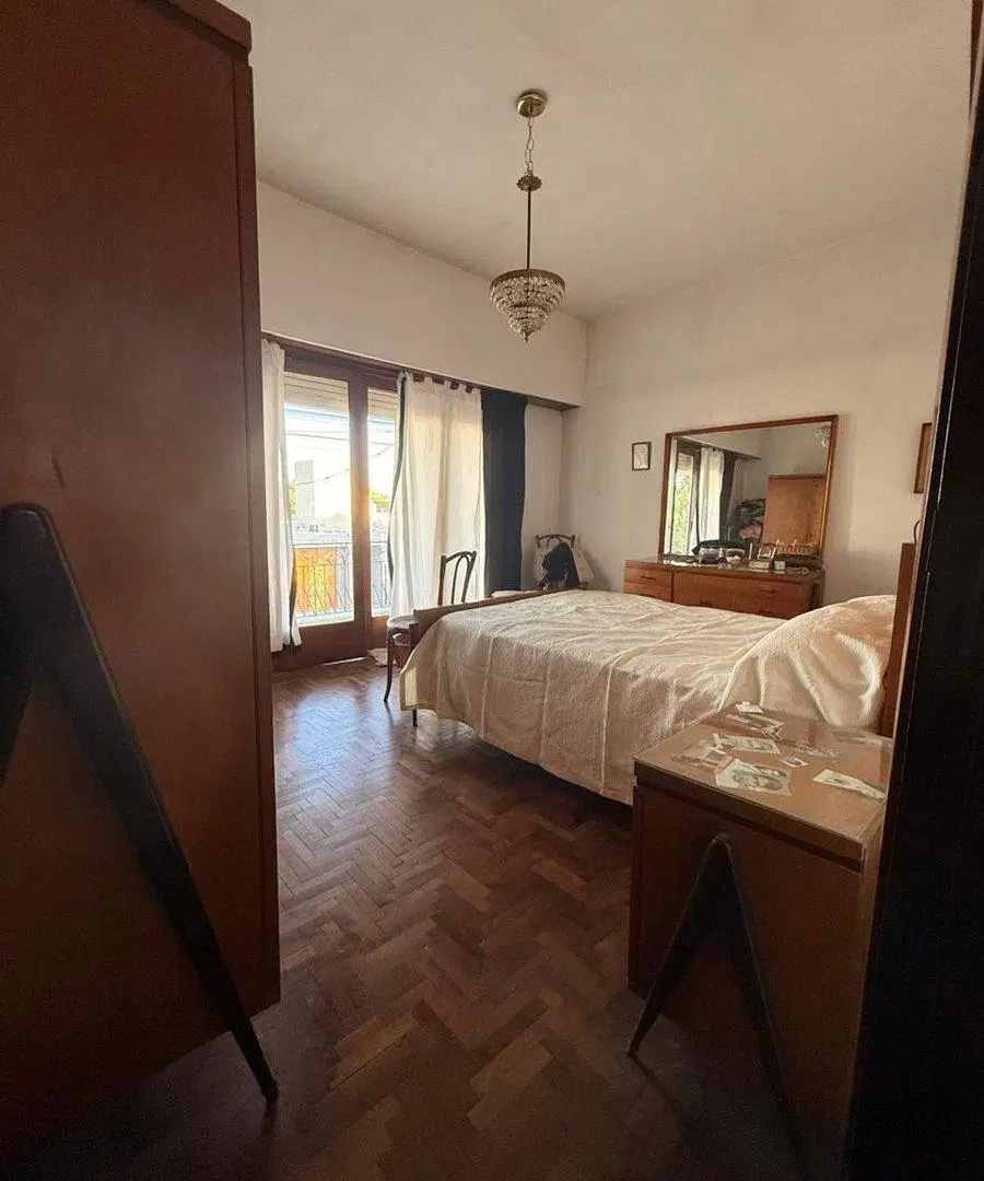 CASA EN VENTA EN 9 DE JULIO 5