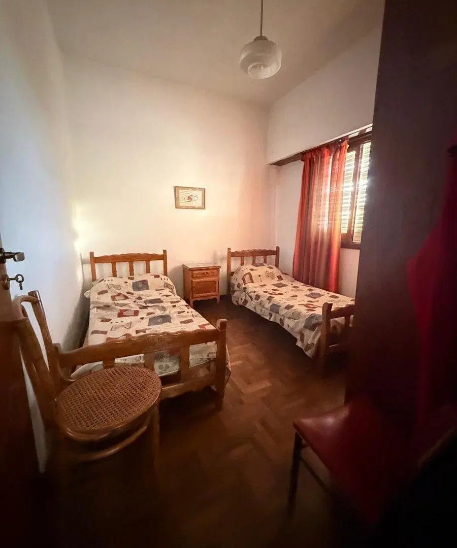 CASA EN VENTA EN 9 DE JULIO 3