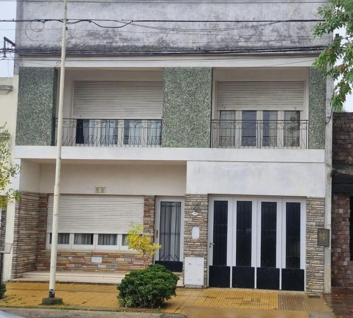 CASA EN VENTA EN 9 DE JULIO 8