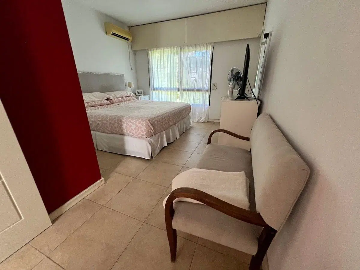 CASA EN VENTA EN PERGAMINO CON PILETA 8