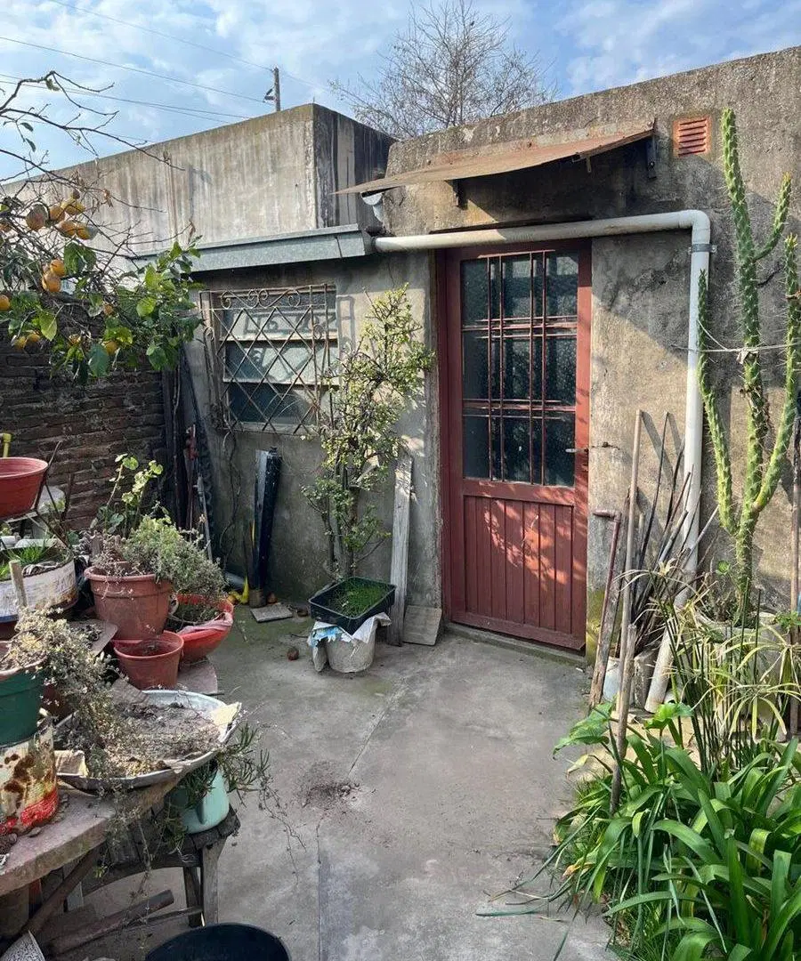 CASA EN VENTA EN 9 DE JULIO CON GALPON 3