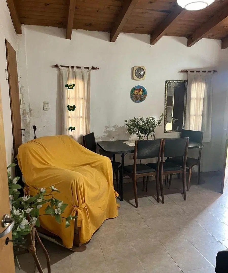 CASA EN VENTA EN 9 DE JULIO CON GALPON 2