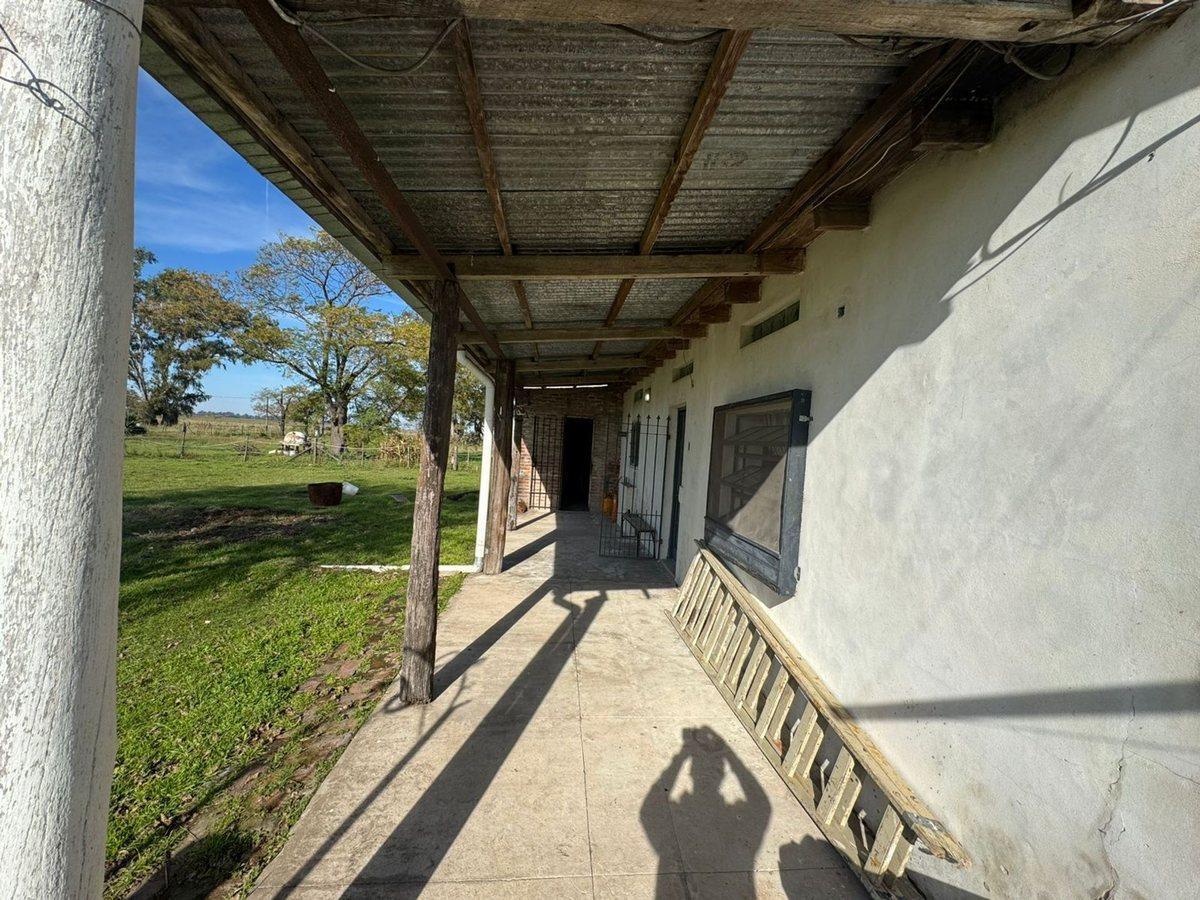 Foto de CASA QUINTA EN VENTA EN ROJAS CON PILETA, imagen 1