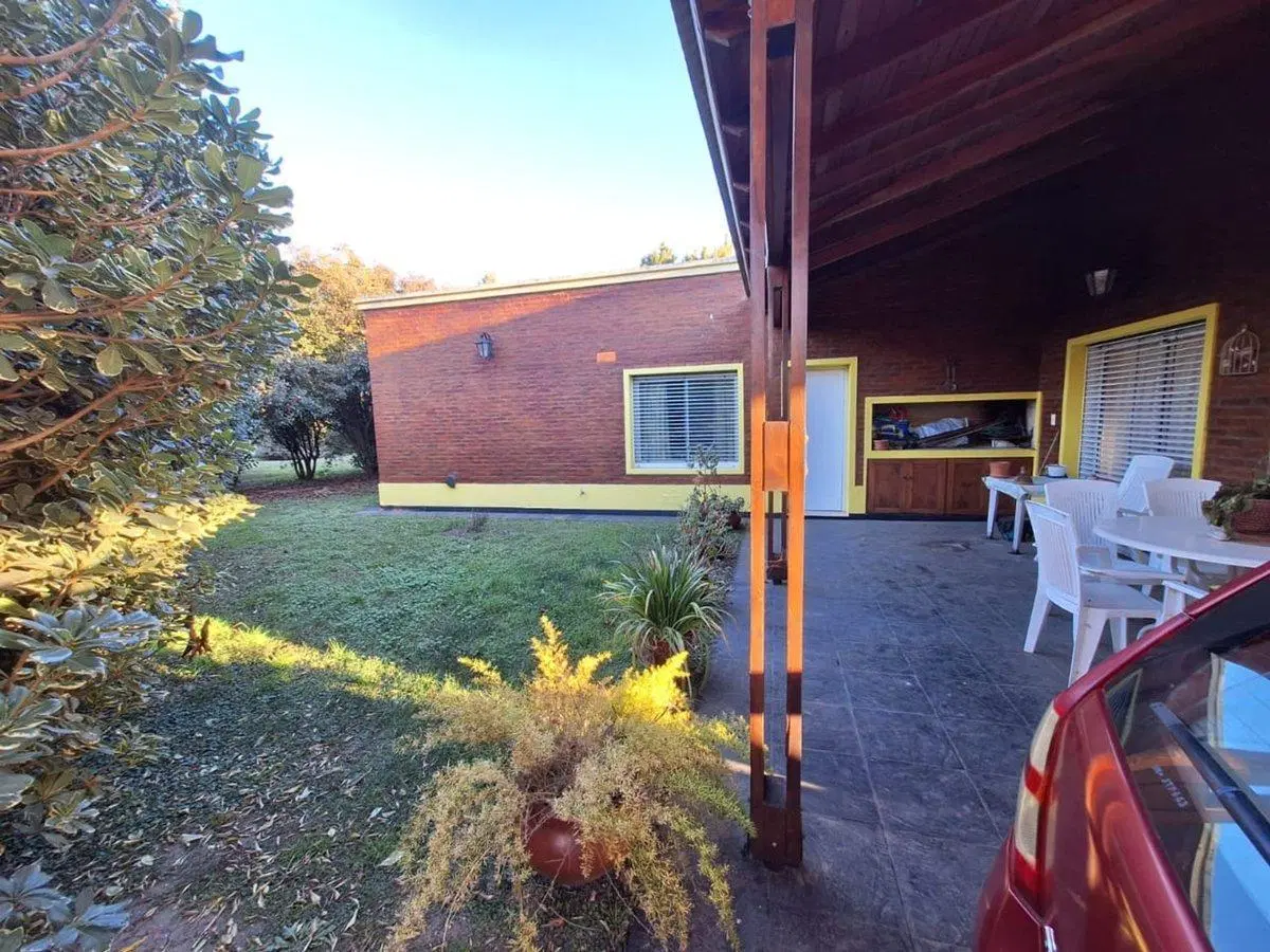 CASA EN VENTA EN PERGAMINO EN CLUB SIRIO 5