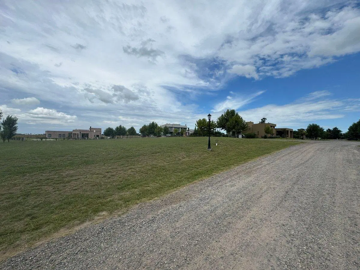 LOTE EN VENTA EN JUNIN 4