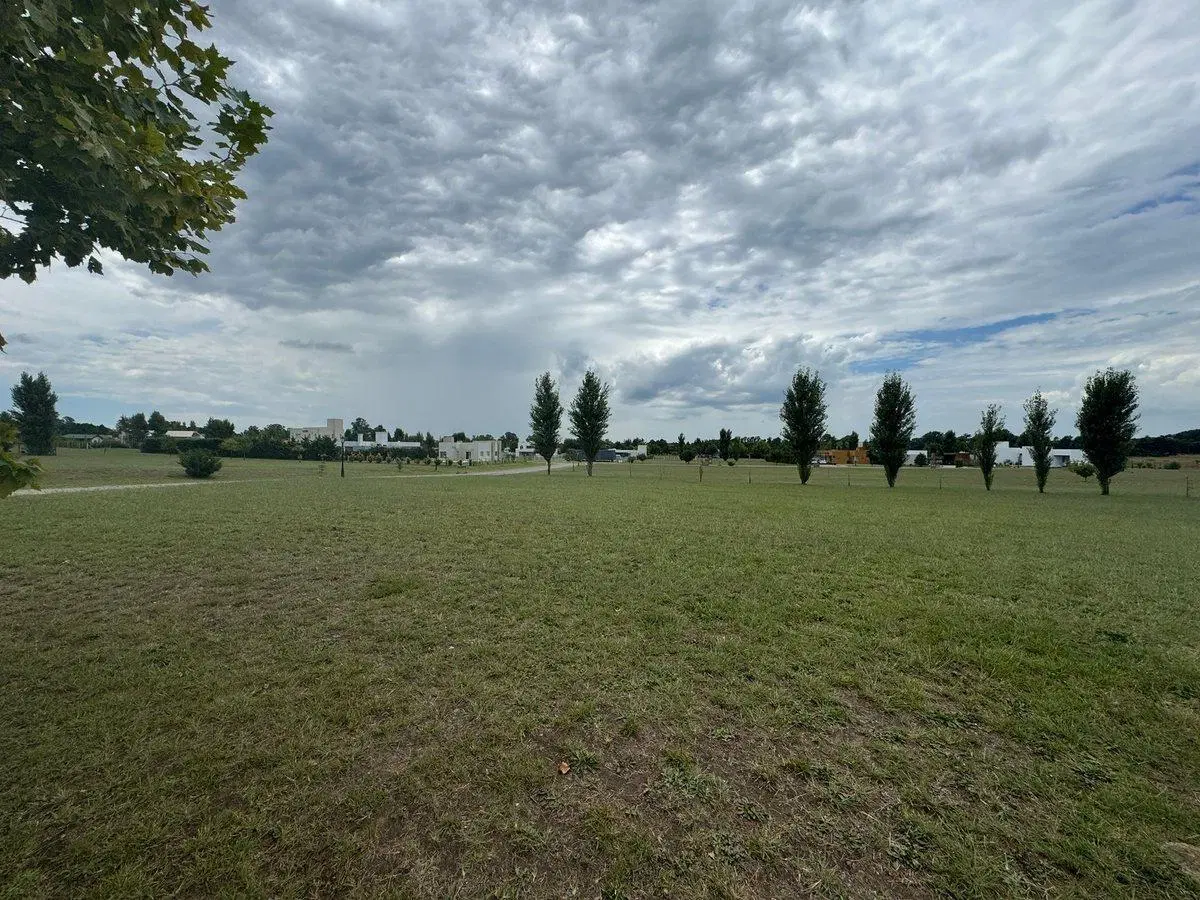 LOTE EN VENTA EN JUNIN 8