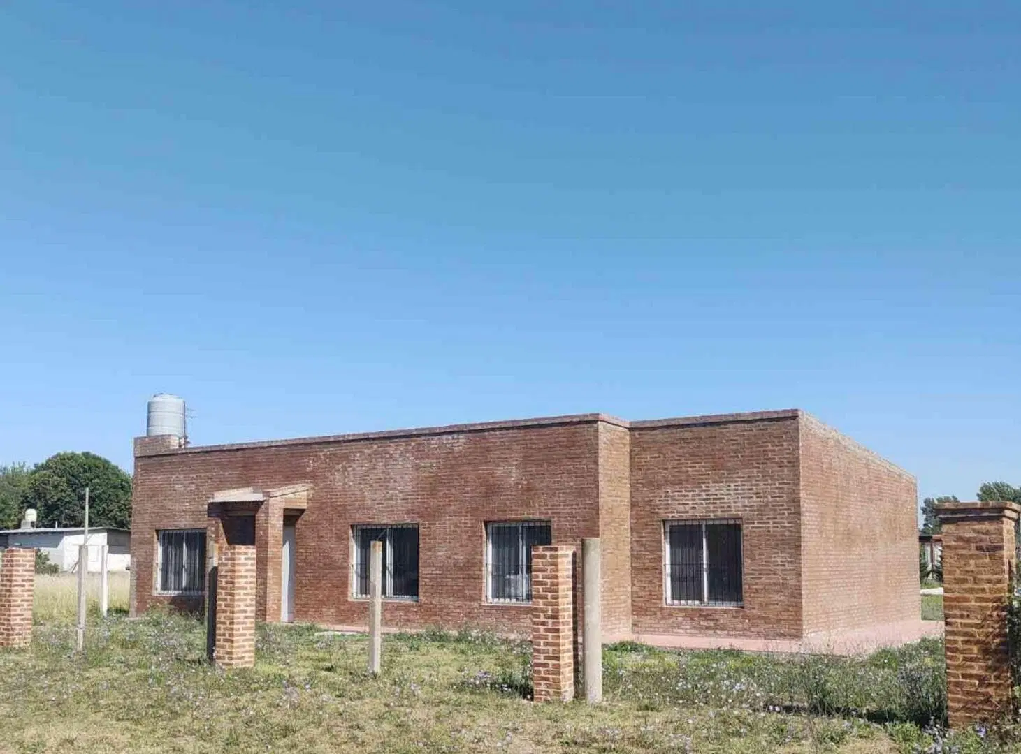 CASA A ESTRENAR EN VENTA MANUEL OCAMPO CON PILETA 5