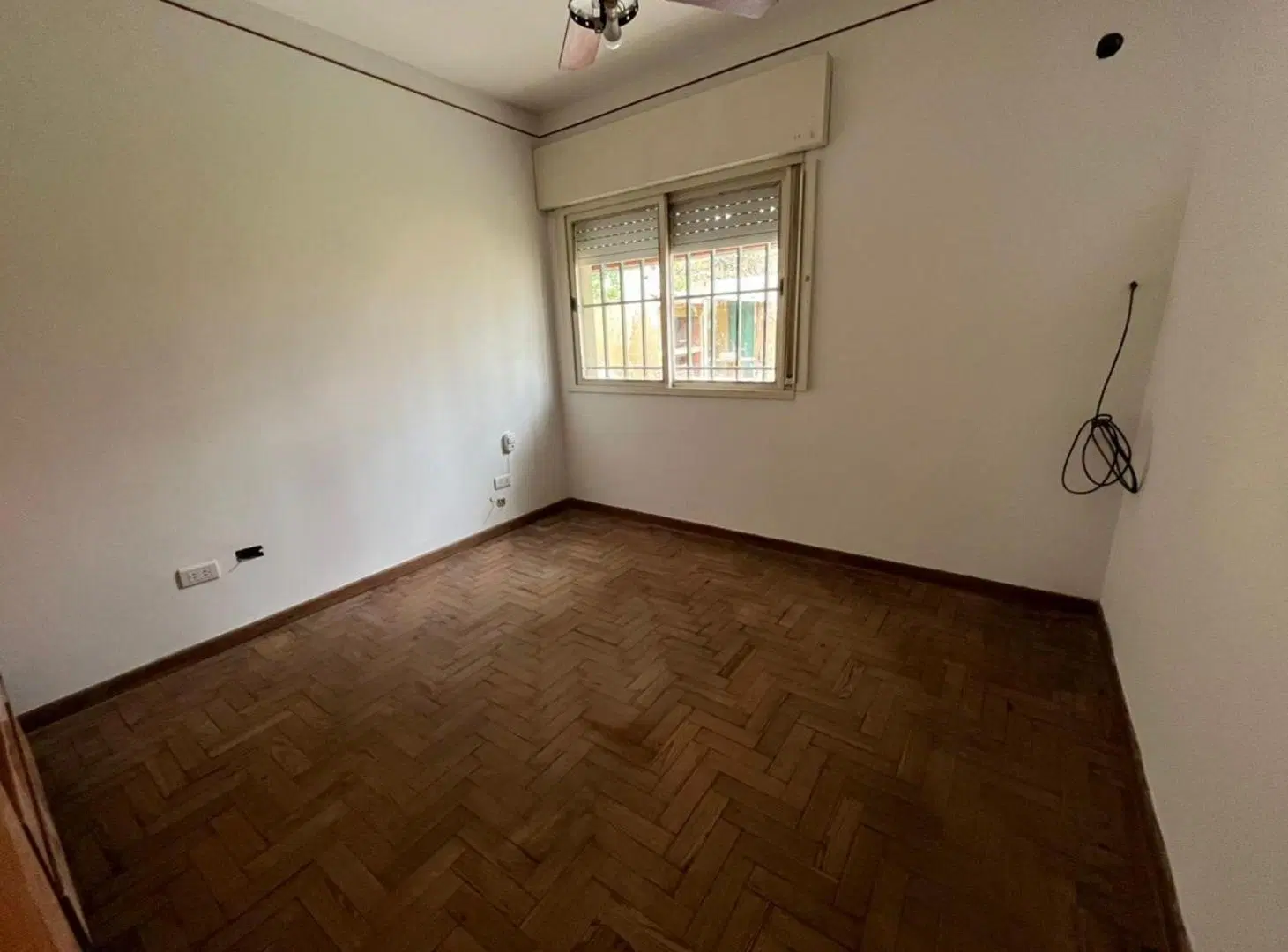 CASA EN VENTA EN PERGAMINO CON PATIO Y COCHERA 4