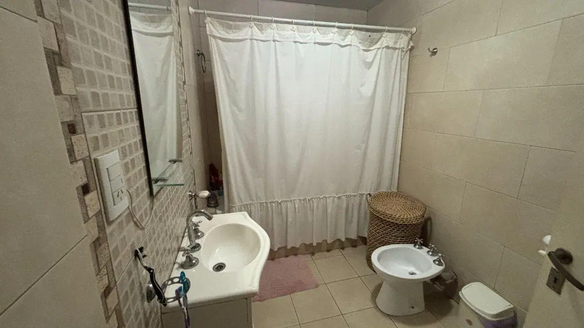 CASA EN VENTA EN BRAGADO CON PILETA 5