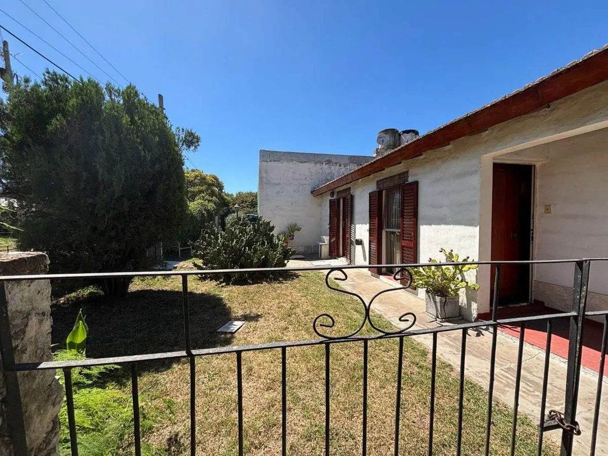 CASA EN VENTA EN BRAGADO 3