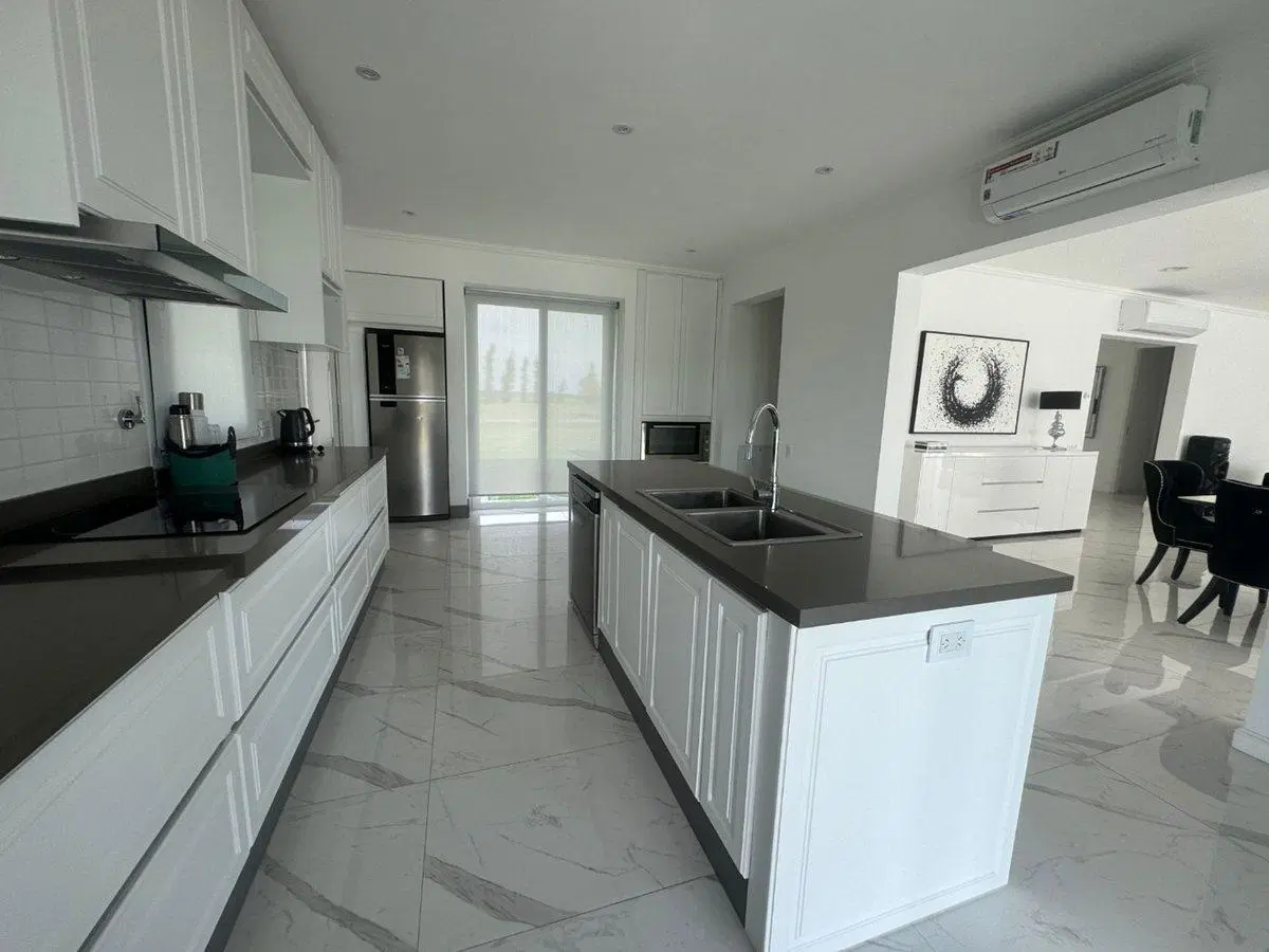 CASA EN VENTA EN PERGAMINO CON PILETA 2