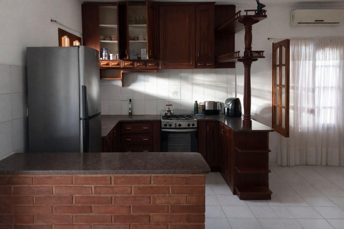 Foto de CASA EN VENTA EN ARRECIFES CON PATIO Y PILETA, imagen 2